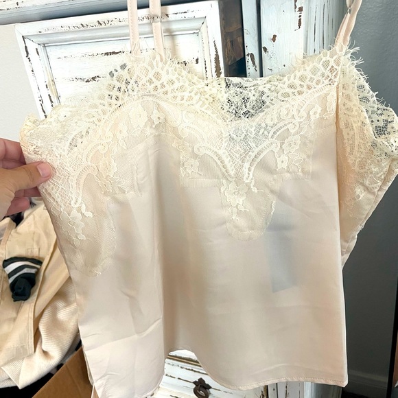 Lulus Tops - Light blush lace camisole
